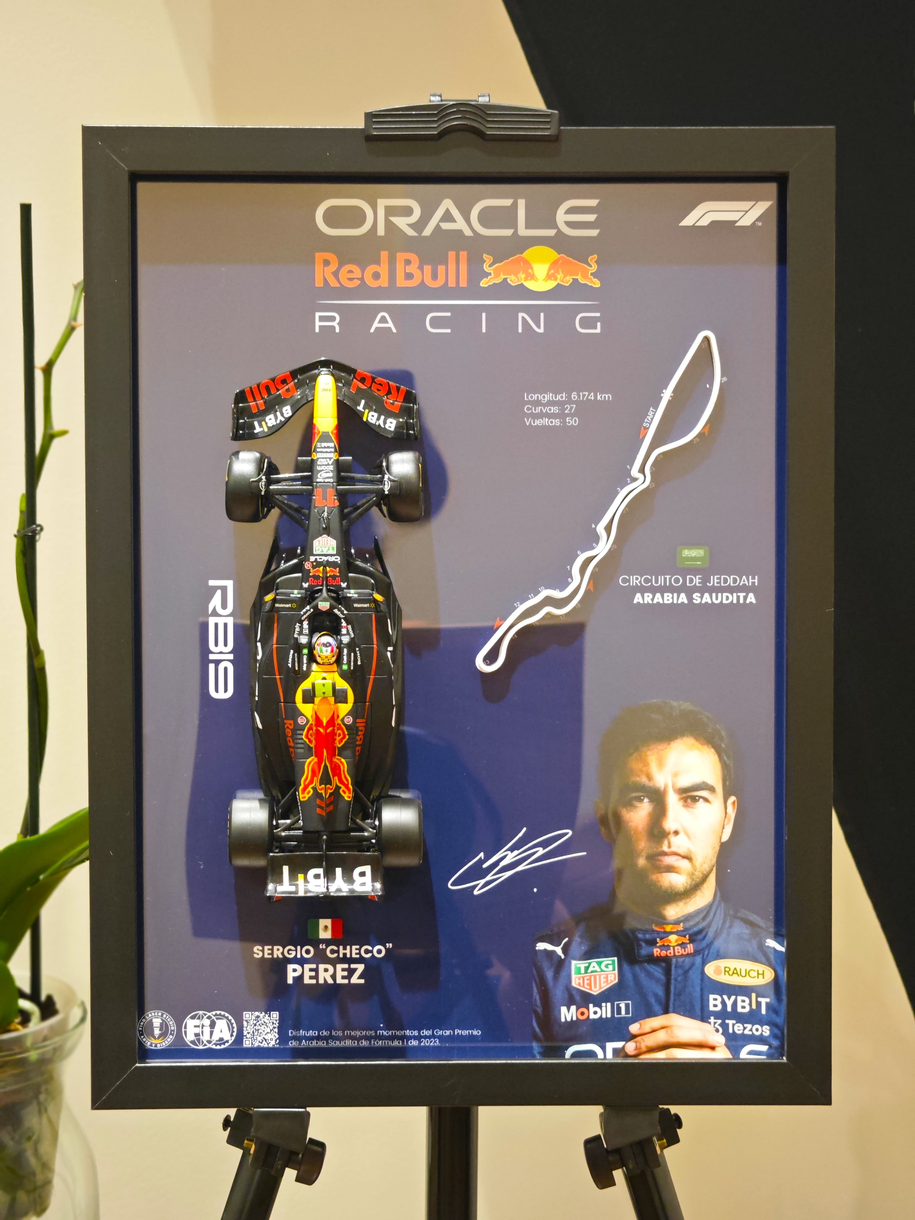 Cuadro Decorativo 3D F1 Oracle Red Bull Racing RB19 – Sergio "Checo" Pérez