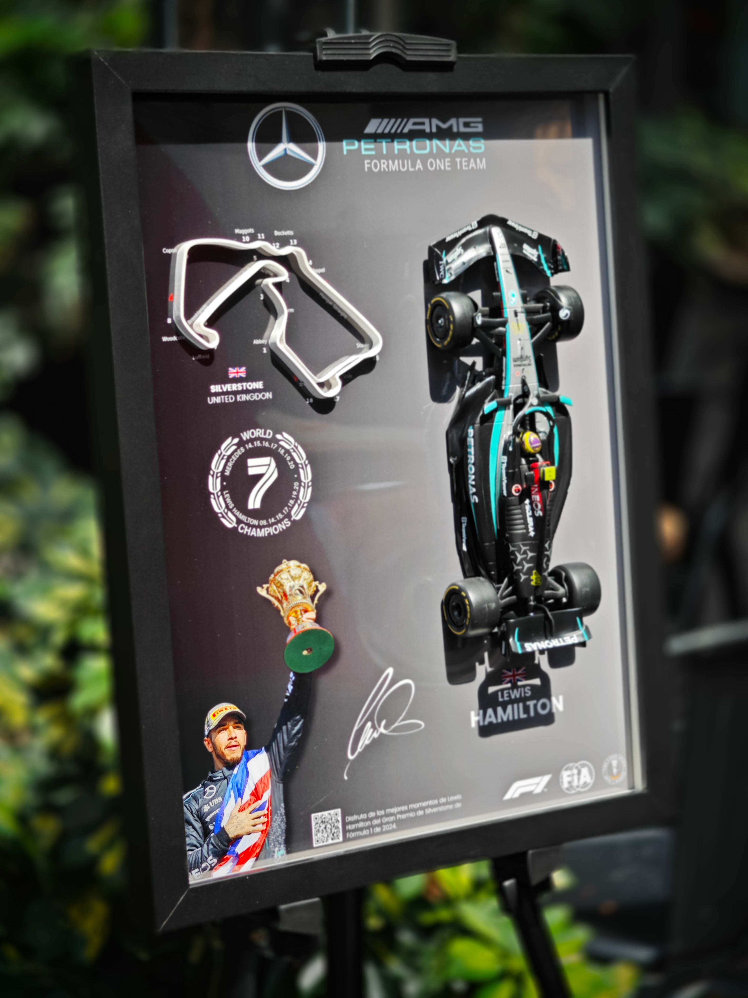 Cuadro Decorativo 3D F1 Lewis Hamilton – Mercedes-AMG Petronas