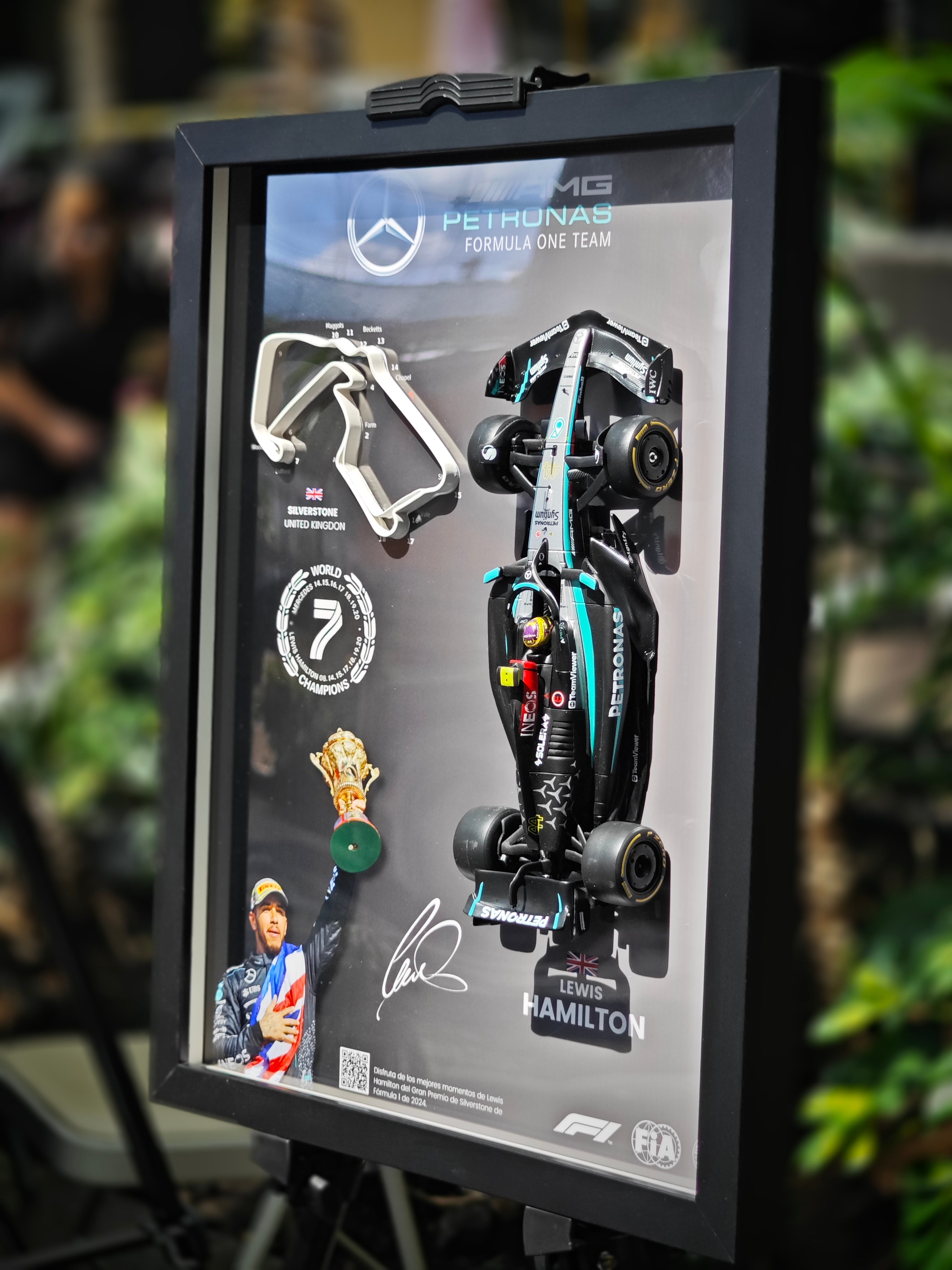 Cuadro Decorativo 3D F1 Lewis Hamilton – Mercedes-AMG Petronas