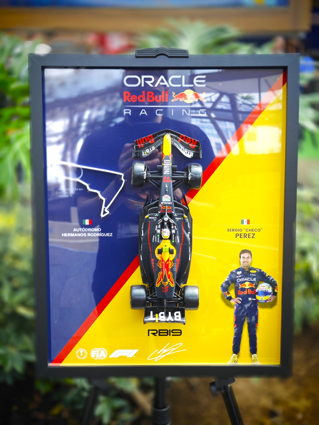 Cuadro Decorativo 3D F1 Oracle Red Bull Racing RB19 – Sergio "Checo" Pérez | Gran Premio de México