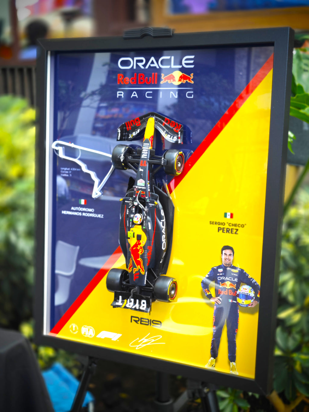 Cuadro Decorativo 3D F1 Oracle Red Bull Racing RB19 – Sergio "Checo" Pérez | Gran Premio de México
