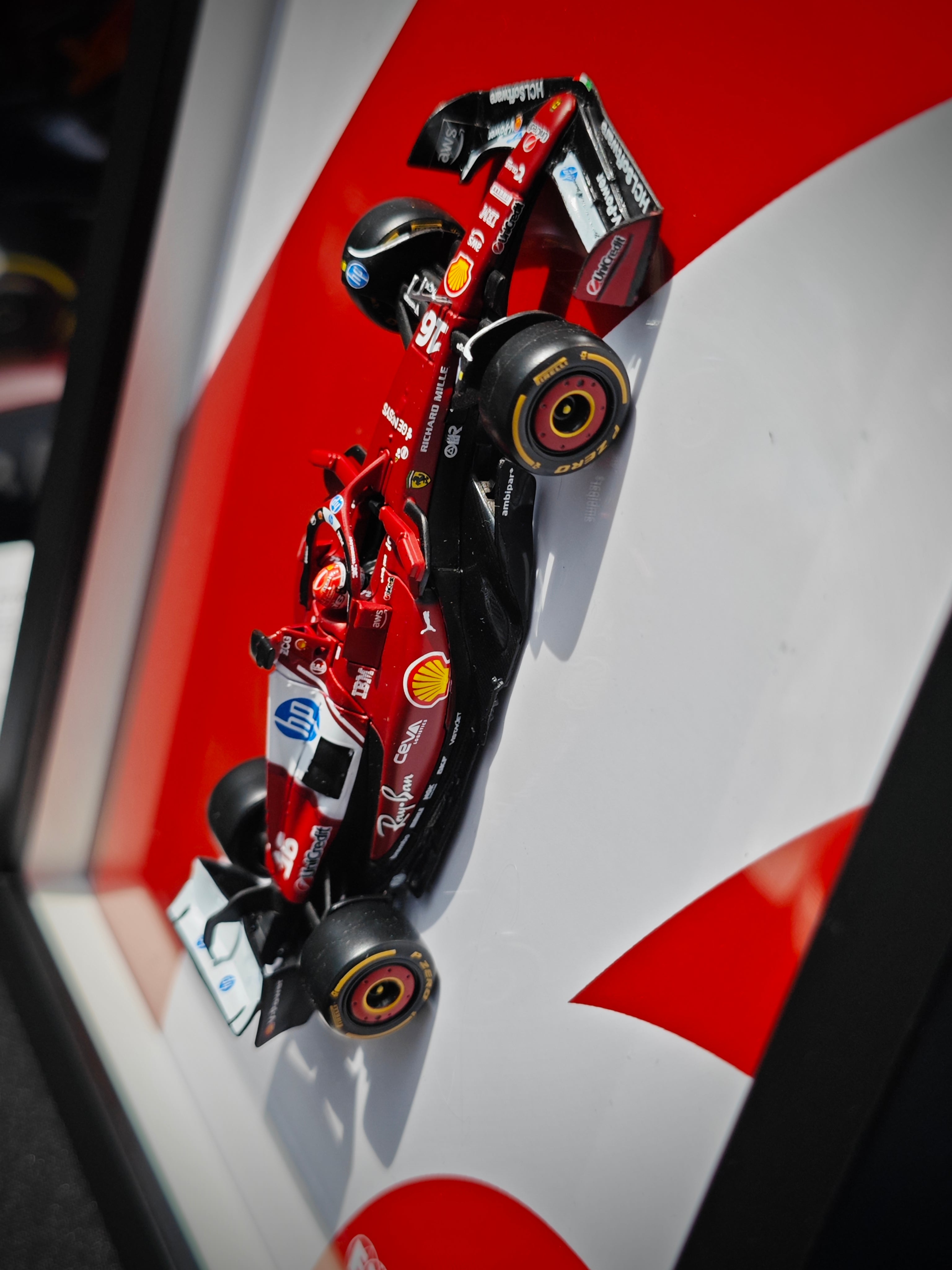 Cuadro Decorativo 3D F1 Ferrari SF-24 – Charles Leclerc